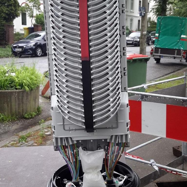 Montage von Muffen und Endgestellen