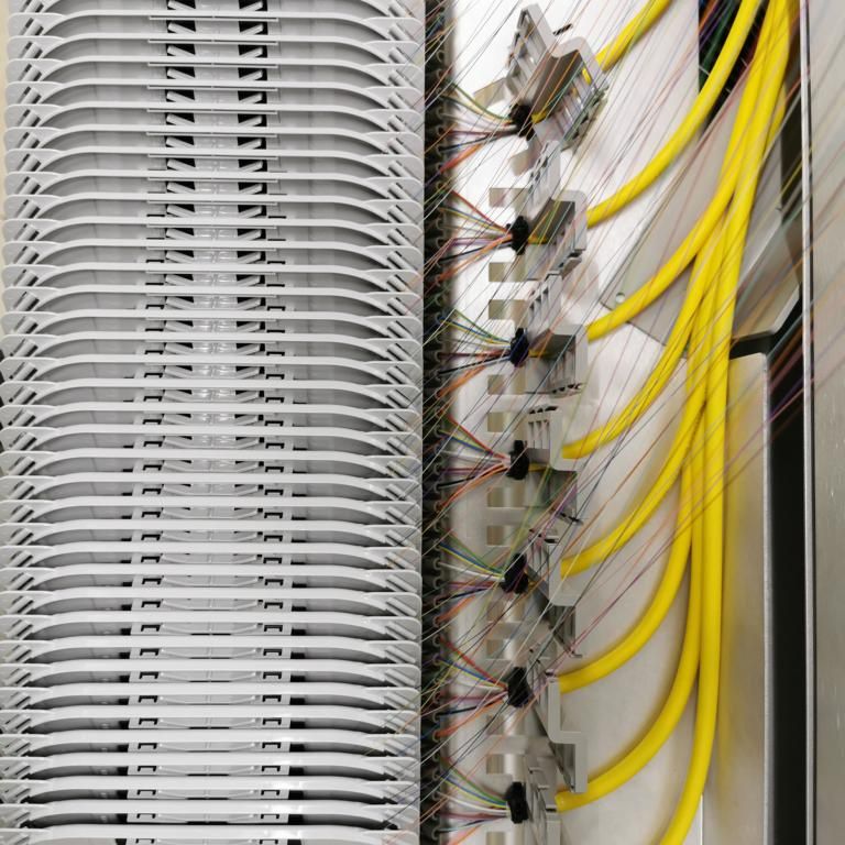 Montage von Muffen und Endgestellen